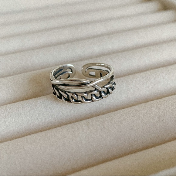 Silver chain ring, sterling silver ring, twisted ring, stacking ring silver - Picture 2 of 5